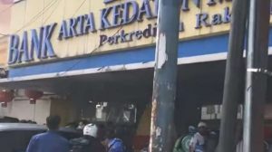 Foto Bank Perkreditan Rakyat (BPR) Arta Kedaton Makmur, Lampung yang dirampok.
